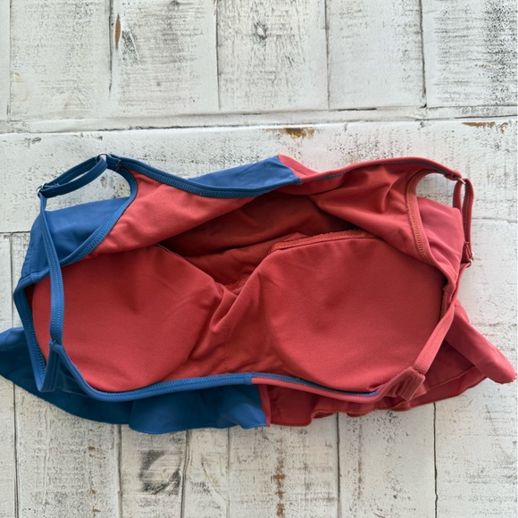 Janela Bay Color Block Two Color Ruffle Modest Tankini Swim Top - Picture 4 of 5